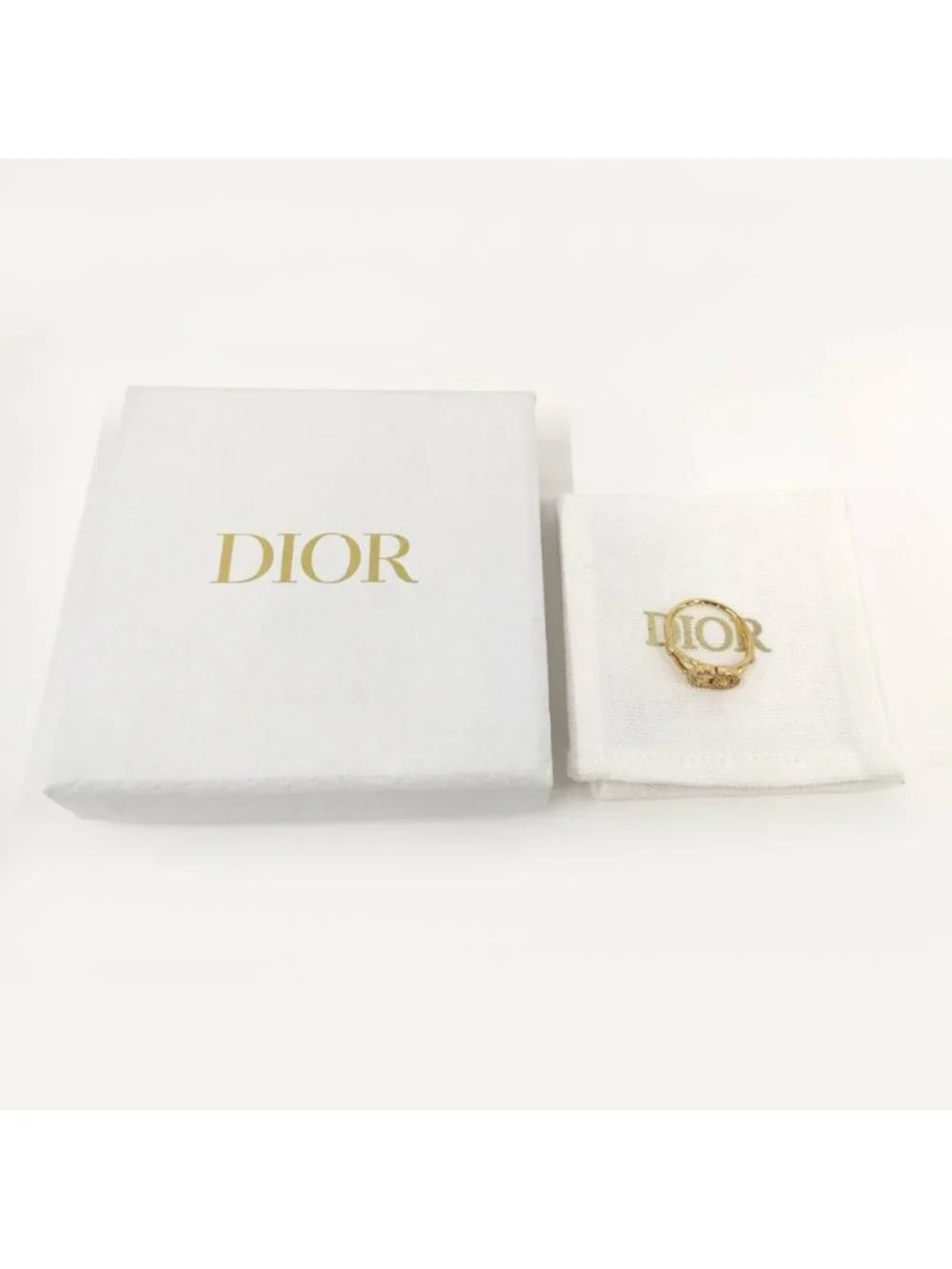 Dior product scratches